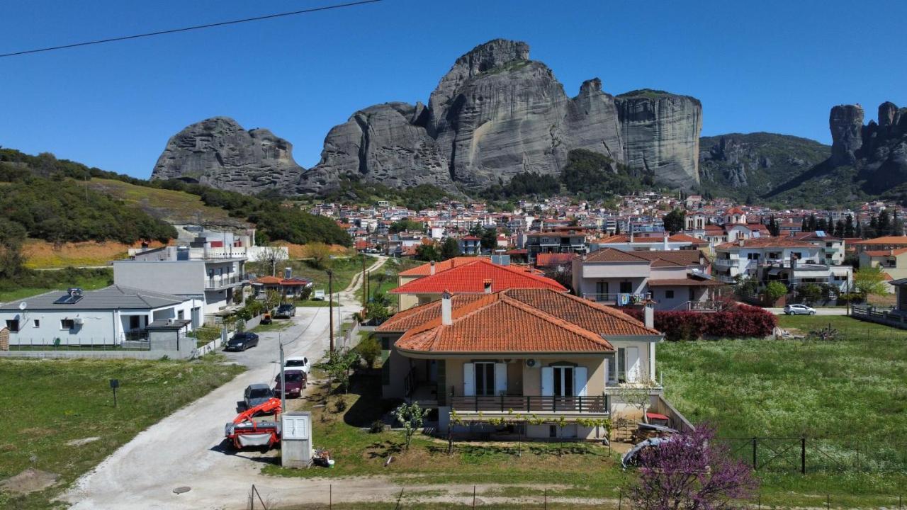 Georgia'S Guesthouse Kalambaka Exterior foto
